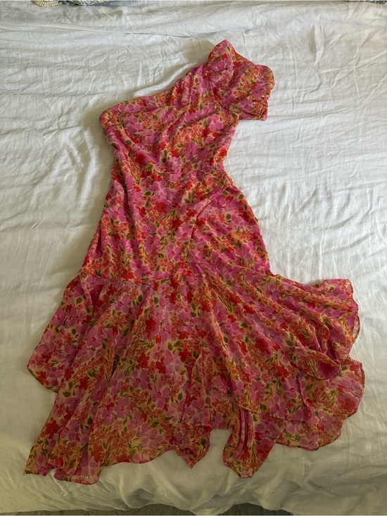 Astr Dresses & Skirts - ASTR the label Santorini One-Shoulder Pink Floral Ruffle Midi Dress